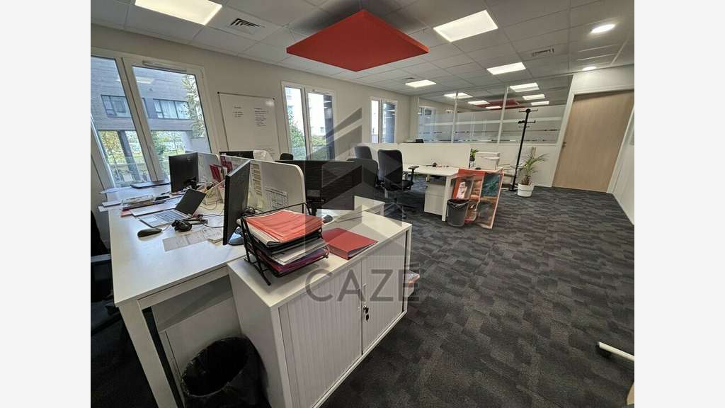 Bureaux aménagés 147m² à louer à Bruges