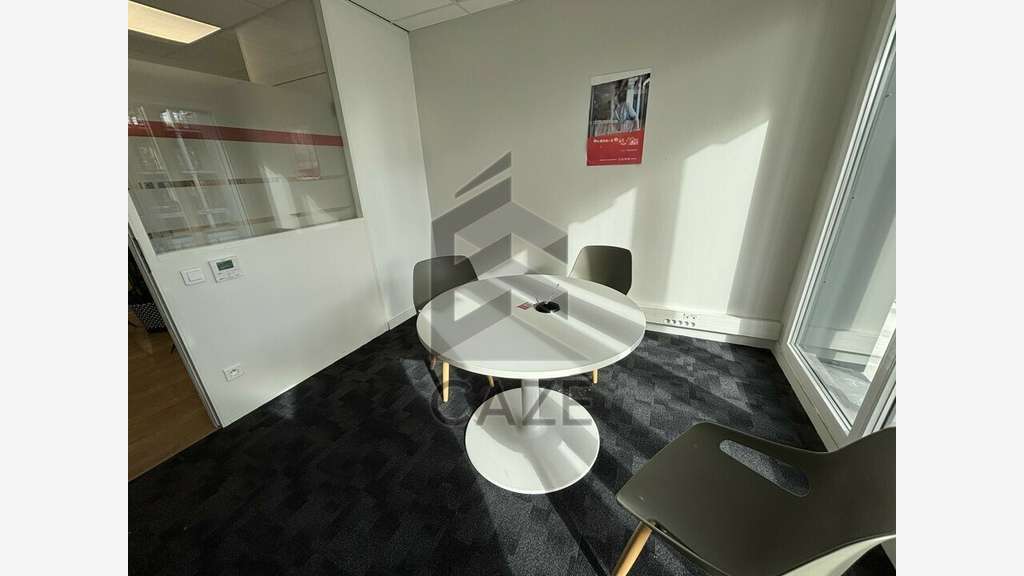 Bureaux aménagés 147m² à louer à Bruges