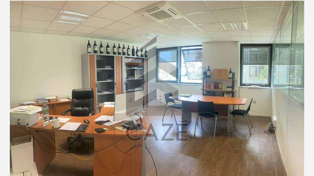 Bureaux 175m² RDC à louer à Bruges Les Aubiers