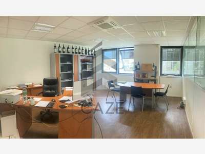 Bureaux 175m² RDC à louer à Bruges Les Aubiers