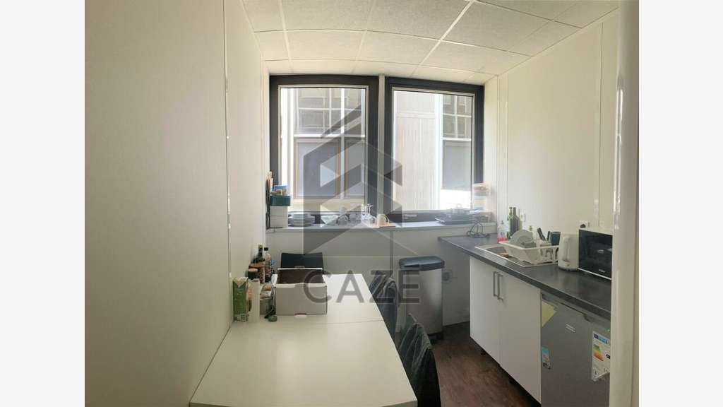 Bureaux 175m² RDC à louer à Bruges Les Aubiers