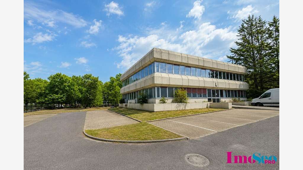 A louer bureaux de 400m² en R+1 à Bordeaux-Lac