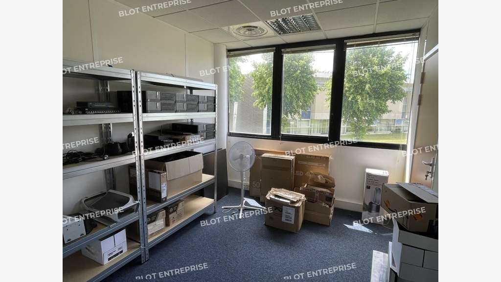 A louer bureaux rénovés 200m² à Bruz