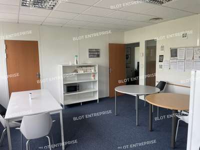 A louer bureaux rénovés 200m² à Bruz