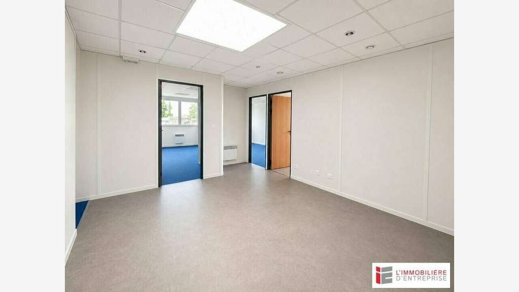 A louer bureaux 393m² R+1 Bruz accès rapide Rennes