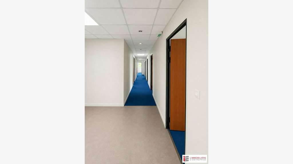 A louer bureaux 393m² R+1 Bruz accès rapide Rennes