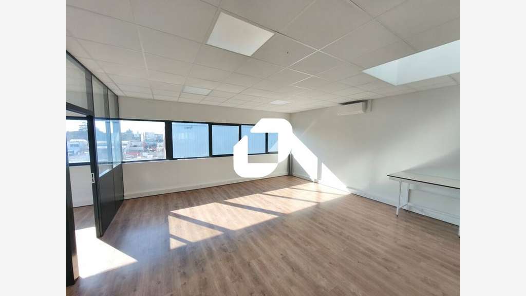 A louer Bureaux 987m² Bry sur marne