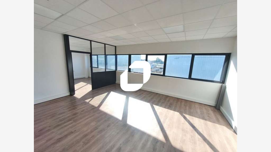 A louer Bureaux 987m² Bry sur marne