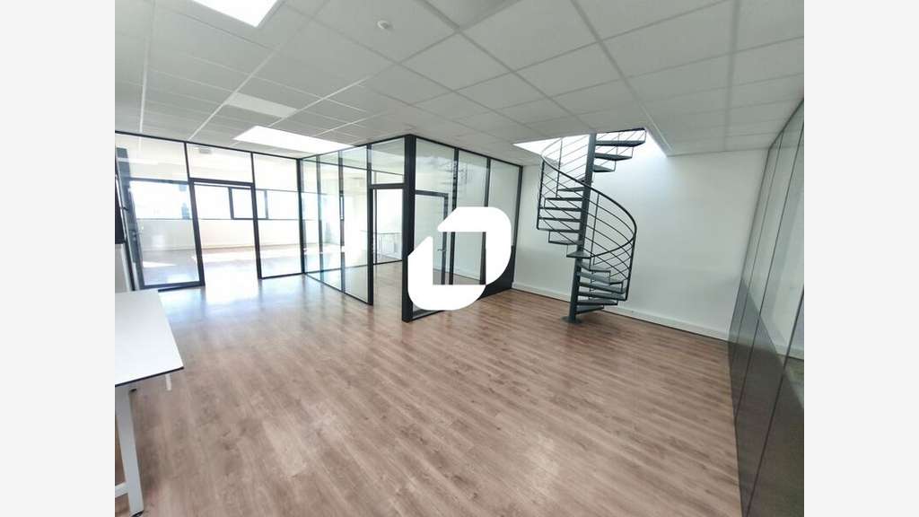 A louer Bureaux 987m² Bry sur marne