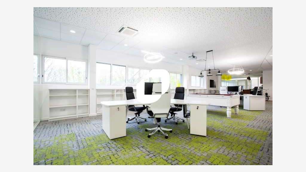 A louer Bureaux 356m² Buc