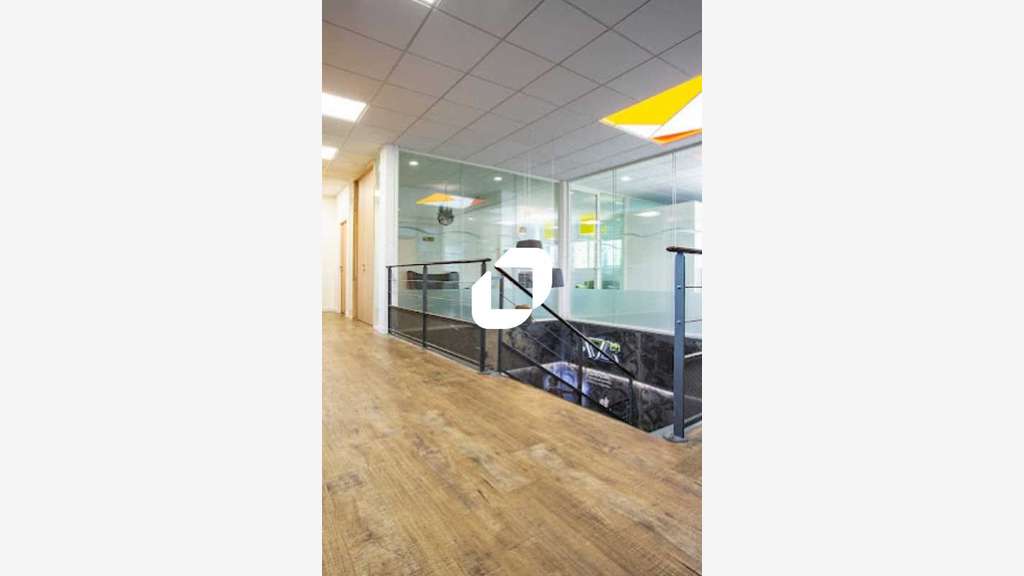 A louer Bureaux 356m² Buc
