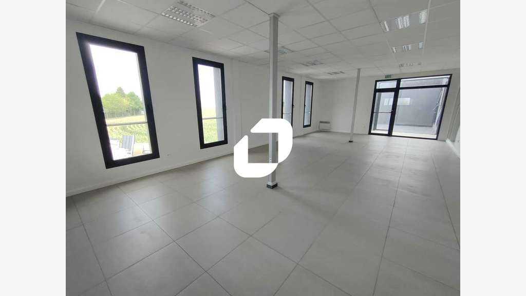 A louer Bureaux 125m² Buc