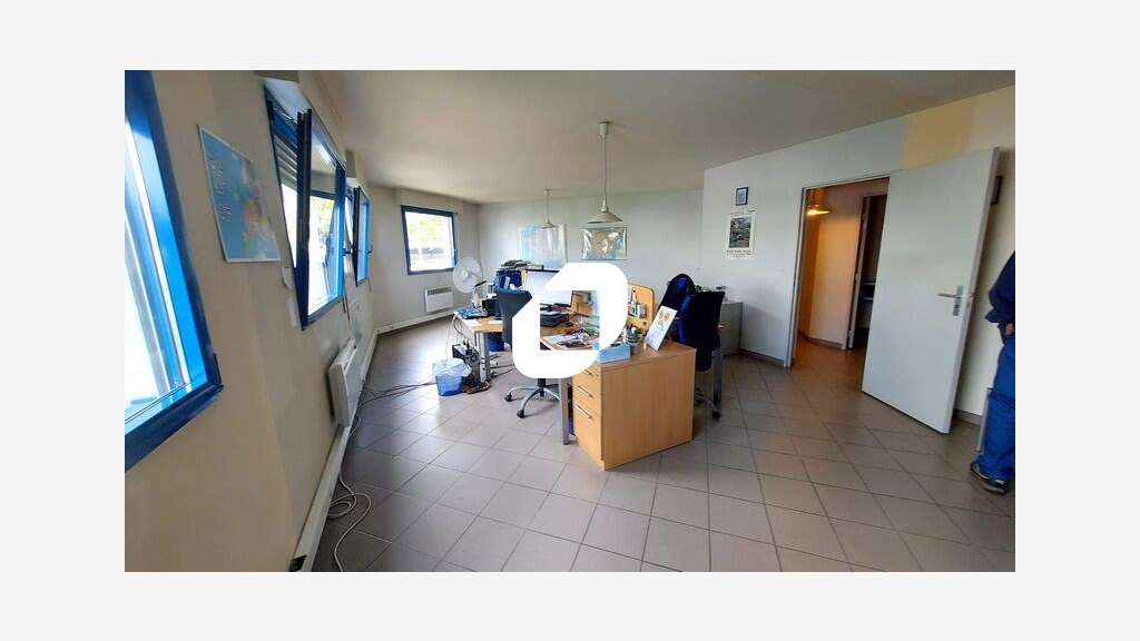 A louer Bureaux 92m² Buchelay