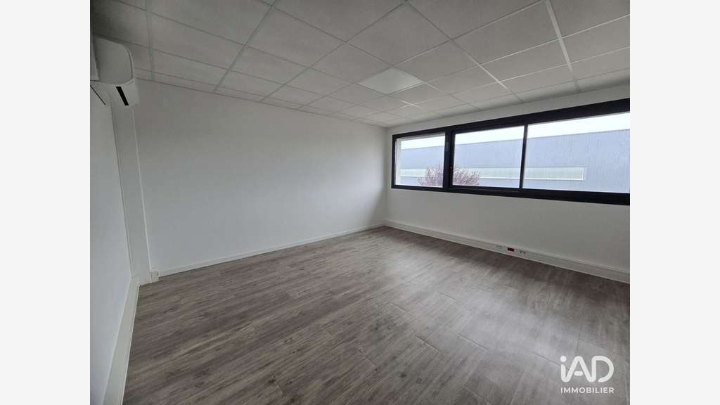 A louer bureau 24m² R+1 à Buros