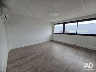 A louer bureau 24m² R+1 à Buros