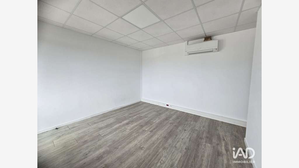 A louer bureau 16m² R+1 à Buros centre d'affaires
