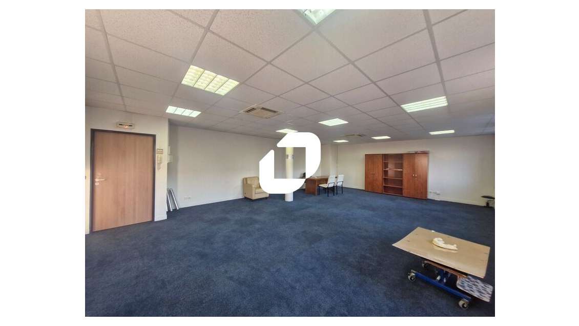 A louer Bureaux 63m² Bussy saint georges