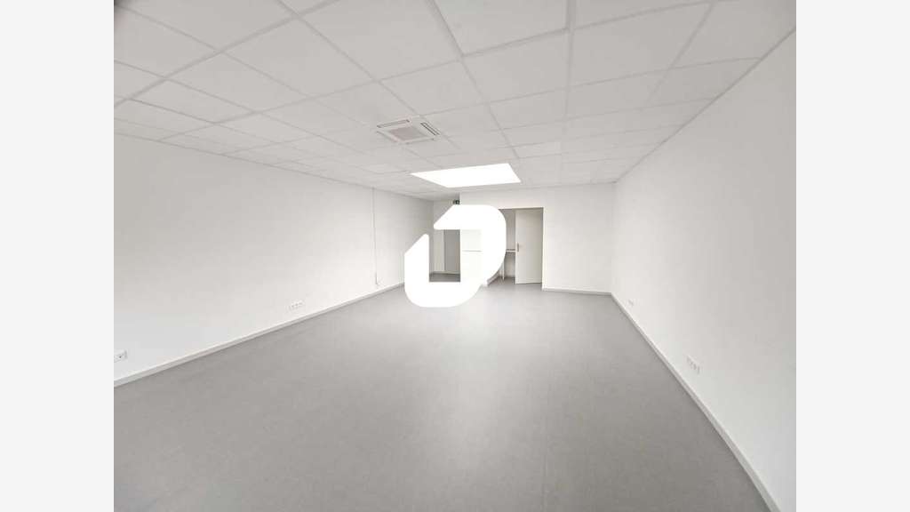 A louer Bureaux 53m² Bussy saint georges