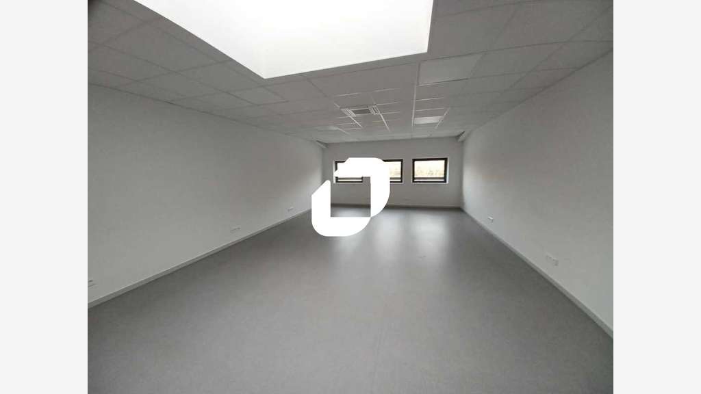 A louer Bureaux 80m² Bussy saint georges