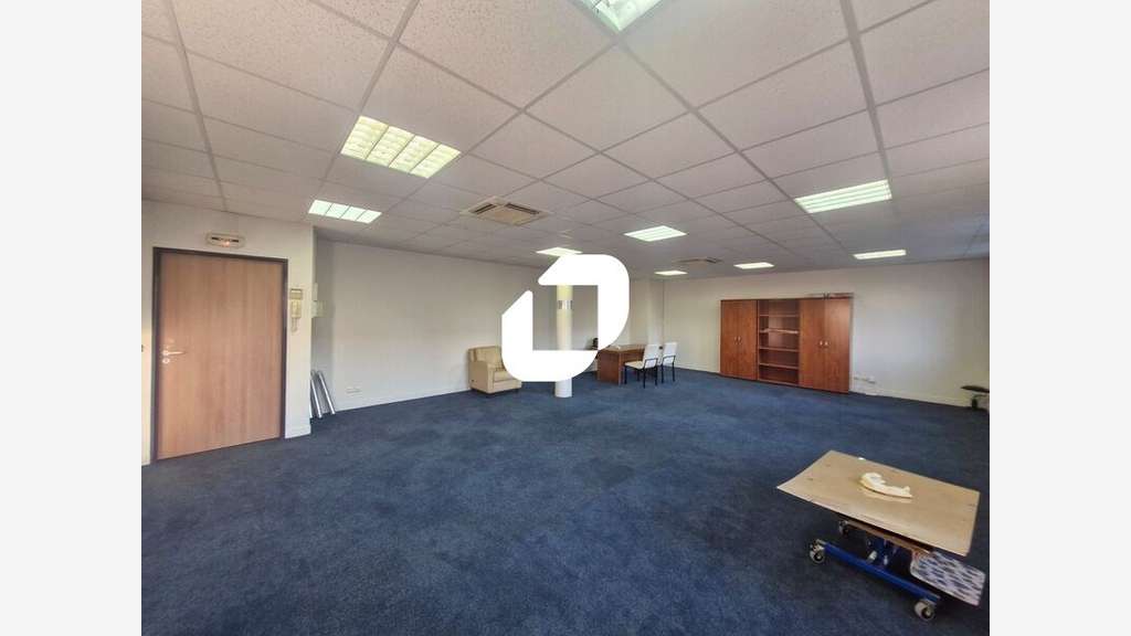 A louer Bureaux 63m² Bussy saint georges