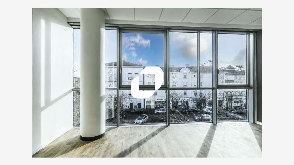 A louer Bureaux 83m² Bussy saint georges