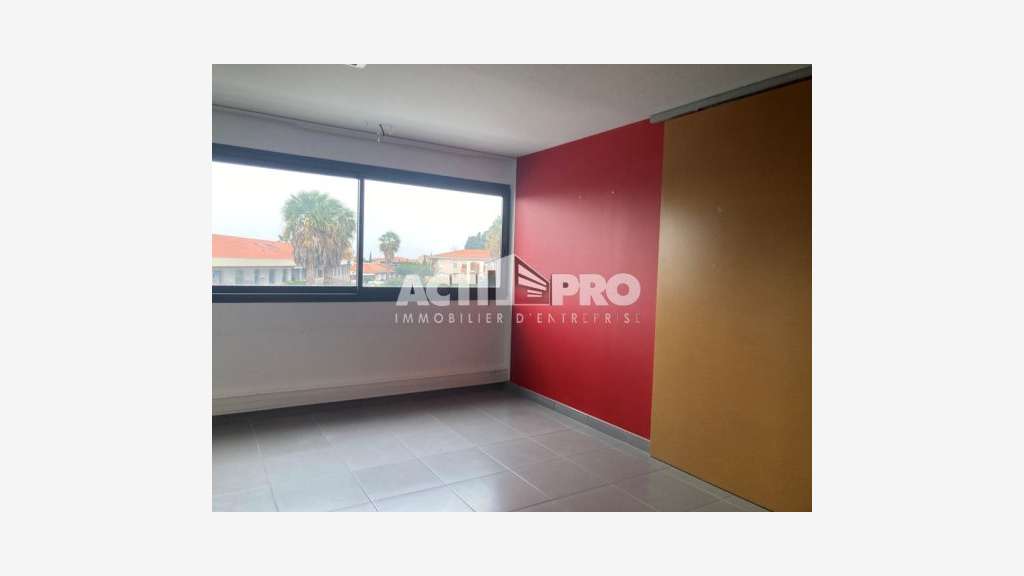 À louer bureaux 110 m² lumineux en R+1 Cabestany