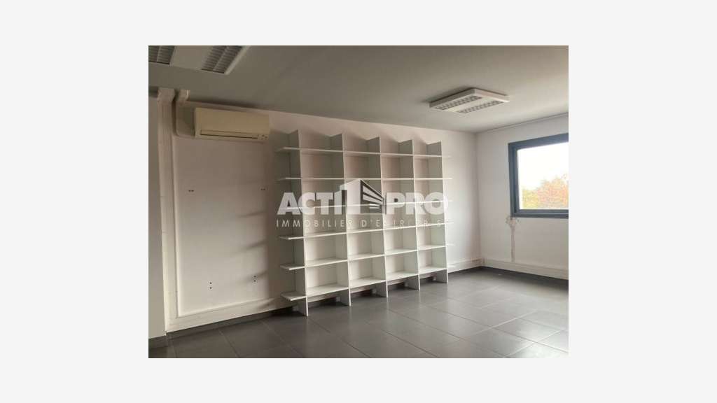 À louer bureaux 110 m² lumineux en R+1 Cabestany