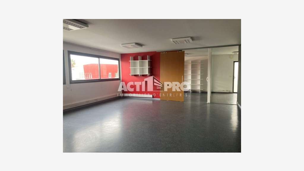 À louer bureaux 110 m² lumineux en R+1 Cabestany