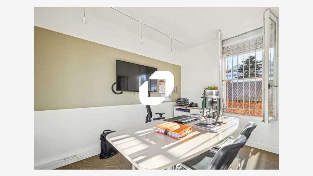A louer Bureaux 212m² Cachan