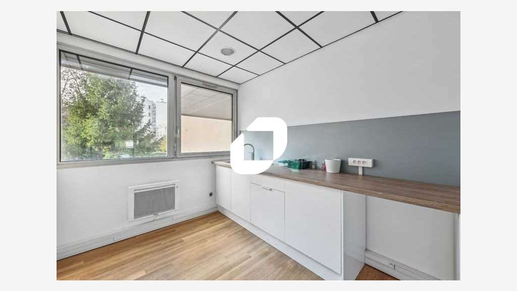 A louer Bureaux 2259m² Cachan