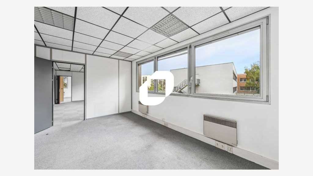 A louer Bureaux 2259m² Cachan