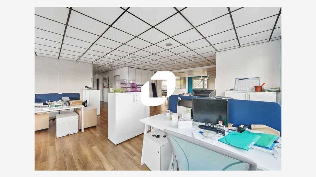 A louer Bureaux 257m² Cachan