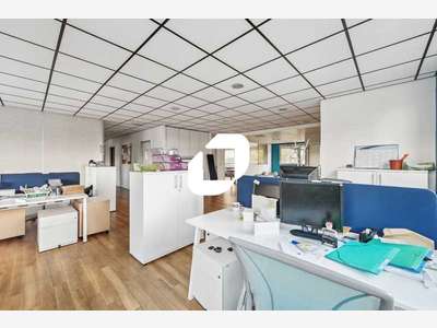 A louer Bureaux 257m² Cachan
