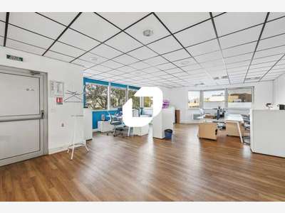 A louer Bureaux 743m² Cachan