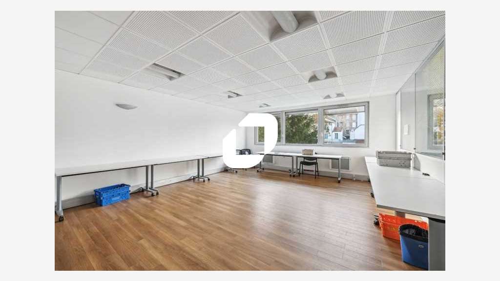 A louer Bureaux 743m² Cachan