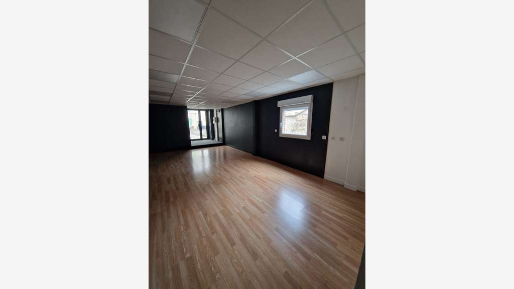 A louer local 39m² en RDC privatif Caen Presqu'île