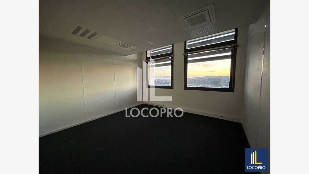 Bureaux 588m² à louer à Cagnes-sur-Mer Technopolis