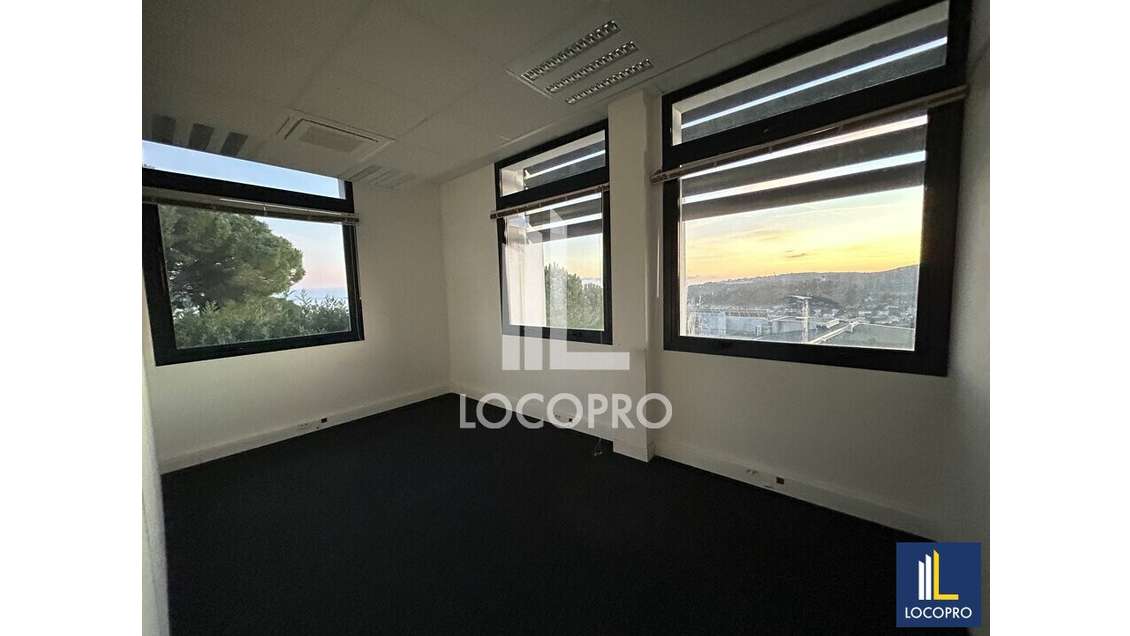 Bureaux 588m² à louer à Cagnes-sur-Mer Technopolis