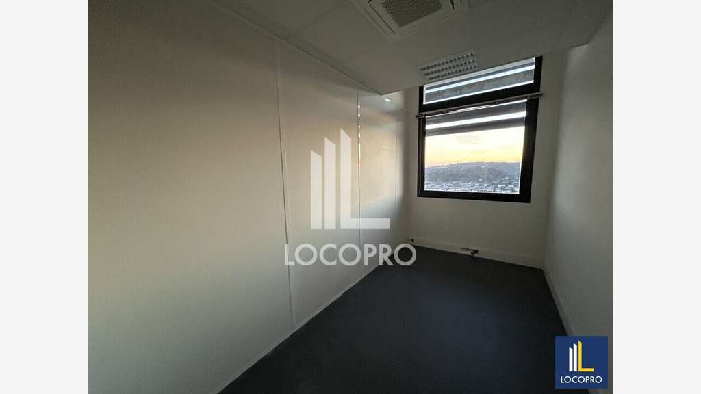 Bureaux 588m² à louer à Cagnes-sur-Mer Technopolis
