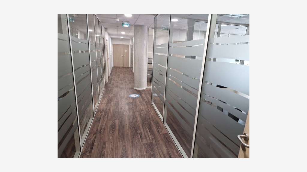 À LOUER BUREAUX 1 100 m² CAGNES-SUR-MER PROC