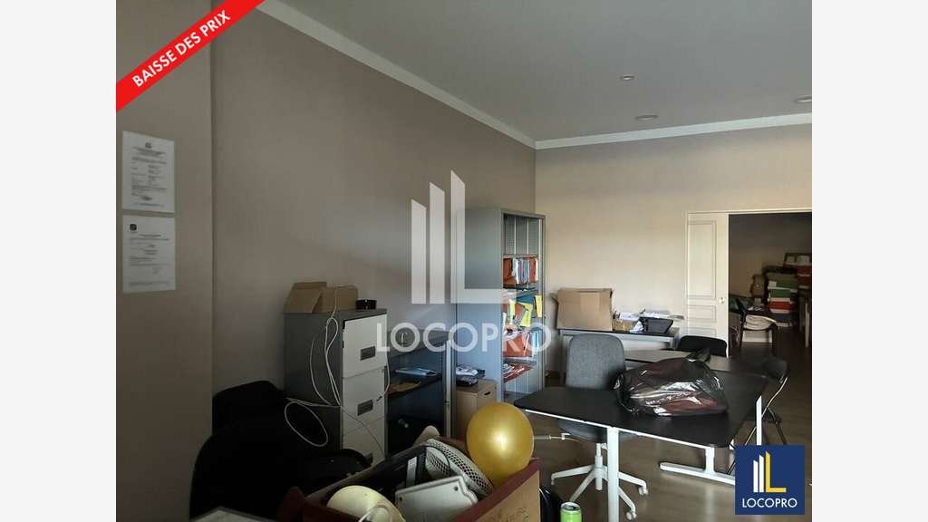 A louer bureaux 96m² zone commerciale de Callian