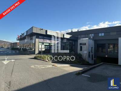 A louer bureaux 96m² zone commerciale de Callian