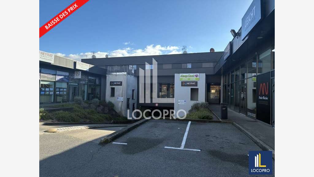 A louer bureaux 96m² zone commerciale de Callian