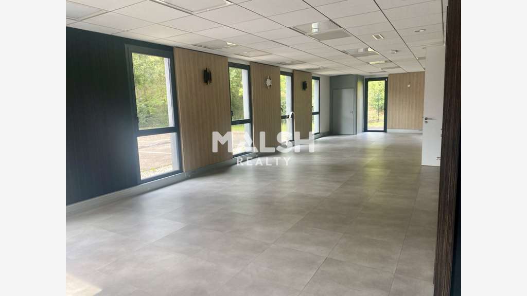 A louer bâtiment bureaux 400m² à Caluire-et-Cuire