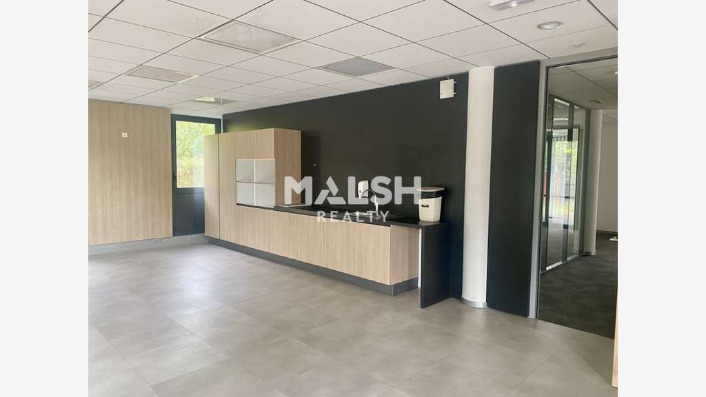 A louer bâtiment bureaux 400m² à Caluire-et-Cuire