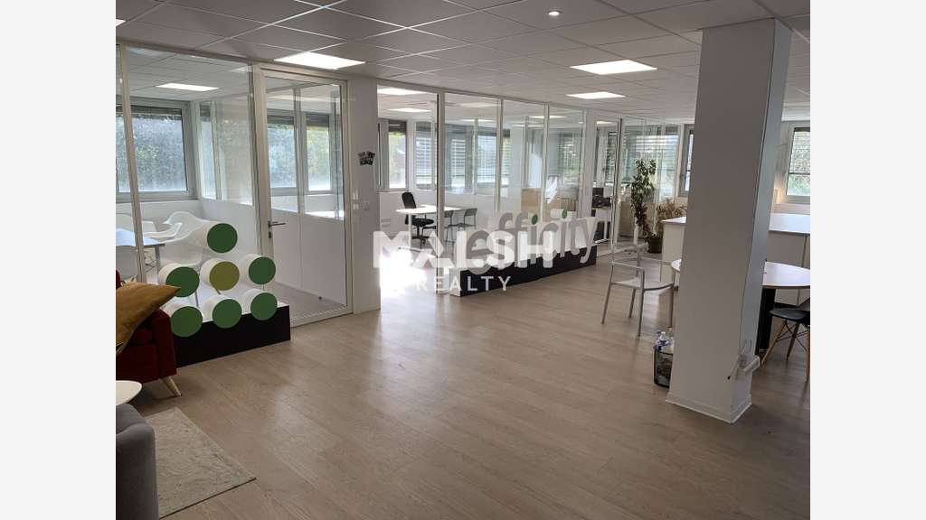 Bureaux à louer 172m² PMR à Caluire-et-Cuire