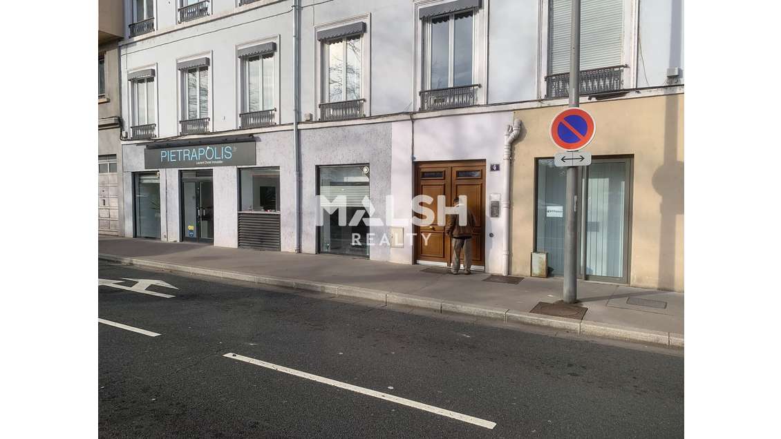 Bureaux à louer 35m² avec vitrine à Caluire 
