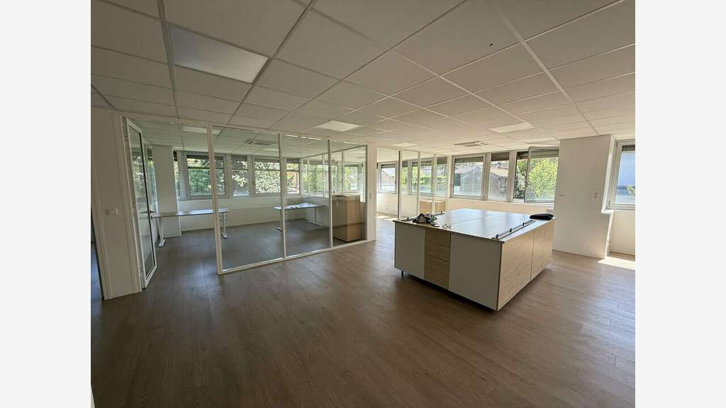 Bureaux 172m² R+1 à louer à Caluire-et-Cuire