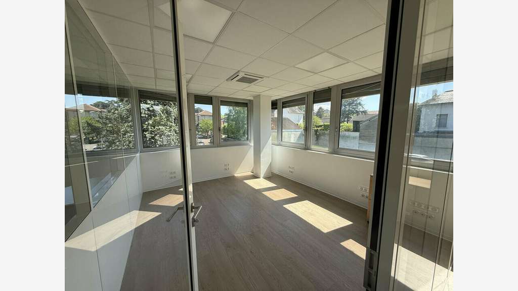 Bureaux 172m² R+1 à louer à Caluire-et-Cuire