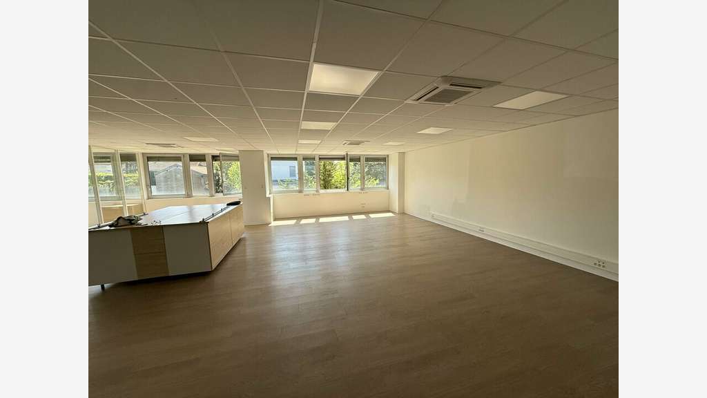 Bureaux 172m² R+1 à louer à Caluire-et-Cuire